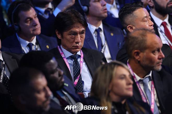 지난해 12월 2026 FIFA 북중미 월드컵 조별리그 조 추첨 당시 홍명보 감독의 모습. /AFPBBNews=뉴스1