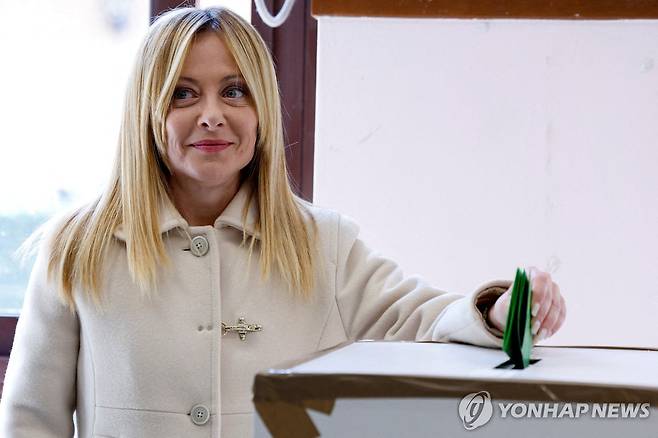 사법개혁 국민투표 참여한 조르자 멜로니 이탈리아 총리 [로이터 연합뉴스 자료사진. 재배포 및 DB 금지]