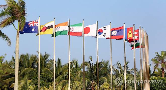 보아오포럼에 나부끼는 태극기 (보아오[하이난]=연합뉴스) 한종구 특파원 = 24일 '중국판 다보스포럼'으로 불리는 보아오포럼이 열리는 중국 하이난성 보아오의 BFA 국제컨벤션센터에 태극기가 걸려있다. 2026.3.24. jkhan@yna.co.kr