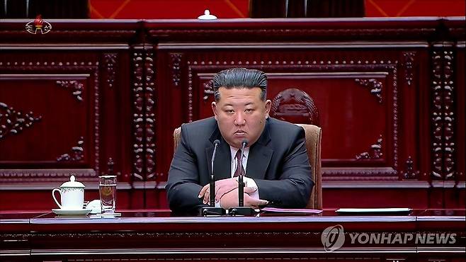 북한, 최고인민회의 제15기 1차 회의 개최 (서울=연합뉴스) 북한은 지난 22일 평양에서 최고인민회의 제15기 제1차 회의를 열고 김정은을 국무위원장으로 재추대하고 조용원을 최고인민회의 의장으로 선출했다고 조선중앙TV가 23일 보도했다. [조선중앙TV 화면] 2026.3.23 
    [국내에서만 사용가능. 재배포 금지. For Use Only in the Republic of Korea. No Redistribution] nkphoto@yna.co.kr