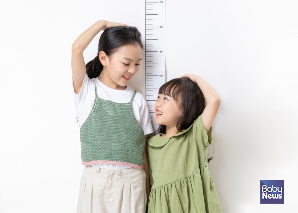 부모 키 같은 유전적 요인이 중요하지만, 수면·영양·운동 등 성장기 관리 전략이 최종키에 상당한 영향을 미친다. ⓒ베이비뉴스