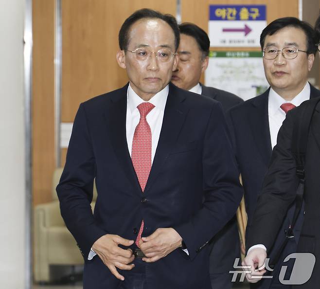 12·3 불법 비상계엄 당시 계엄해제를 방해한 혐의를 받는 추경호 국민의힘 의원이 25일 오후 서울 서초구 서울중앙지방법원에서 열린 내란중요임무종사 첫 공판에 출석하고 있다. (공동취재) 2026.3.25 ⓒ 뉴스1 구윤성 기자