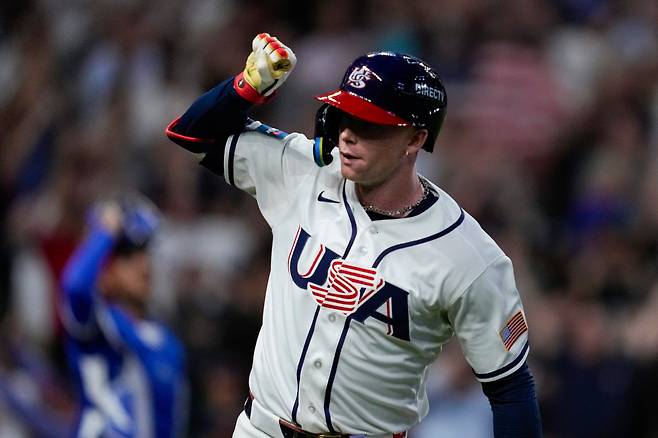 United States center fielder Pete Crow-Armstrong (4) celebrates as he runs the bases after a home run against Italy in the seventh inning of a World Baseball Classic game, Tuesday, March 10, 2026, in Houston. (AP Photo/Ashley Landis)







<저작권자(c) 연합뉴스, 무단 전재-재배포, AI 학습 및 활용 금지>