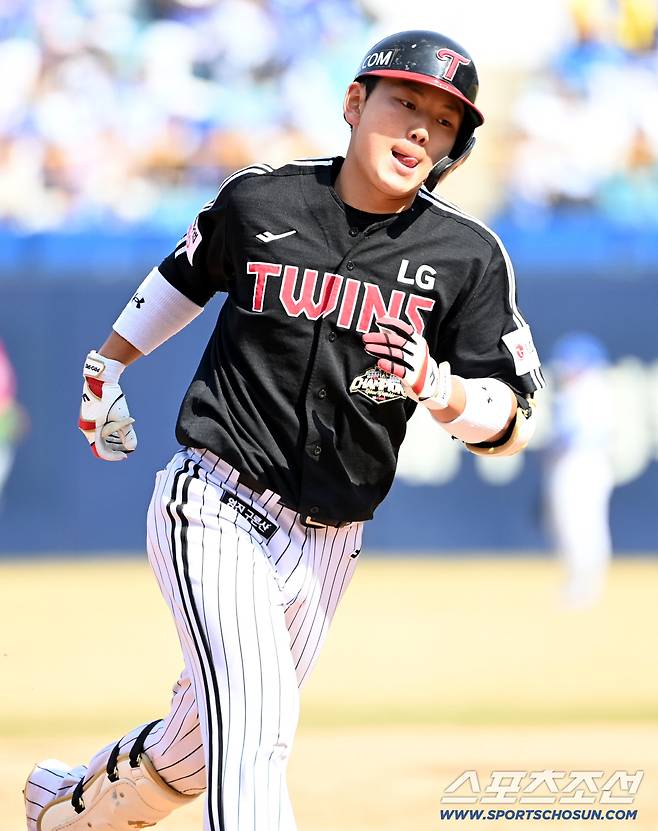 22일 대구삼성라이온즈파크에서 열린 LG와 삼성의 시범경기. 5회초 LG 이주헌이 좌월 솔로홈런을 치고 베이스를 돌고 있다. 대구=허상욱 기자wook@sportschosun.com/2026.03.22/