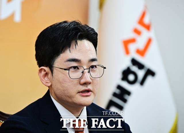 기업가의 길을 걷던 정이한 개혁신당 부산시장 후보는 우연한 기회와 필연적 인연 덕분에 정계에 입문했다고 23일 밝혔다. /배정한 기자