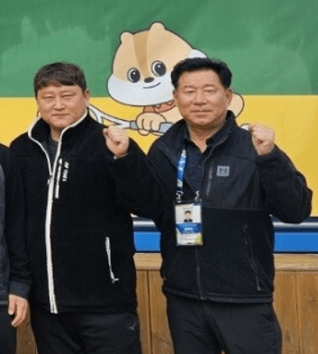 조성제 감독이 코치 시절 큰 영향을 받은 김백수 전임 감독. 채널에이 자료