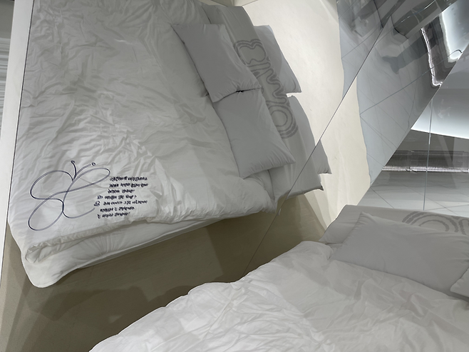 팝업 내 침구 공간으로 꾸며진 포토존. ⓒ데일리안 전지원 기자