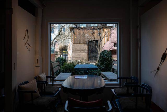 자연미술관Ko는 건물 내외부에 작품이 가득하다.