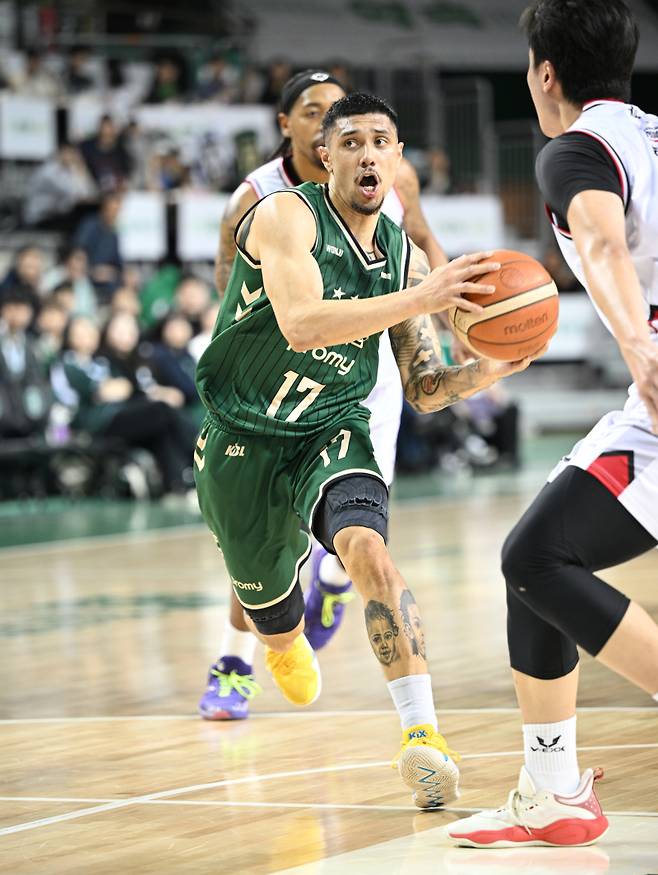 올해로 4년째 한국에서 활약 중인 알바노. 해를 거듭할수록 득점력이 더 좋아지고 있다. KBL 제공