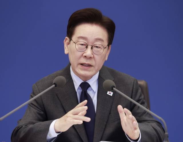 ▲ 이재명 대통령이 24일 청와대에서 열린 국무회의에서 발언하고 있다. 연합뉴스