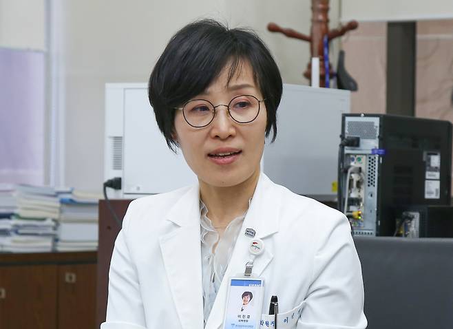 이진경 한국원자력의학원 원장이 쿠키뉴스와 인터뷰를 진행하고 있다. 한국원자력의학원 제공