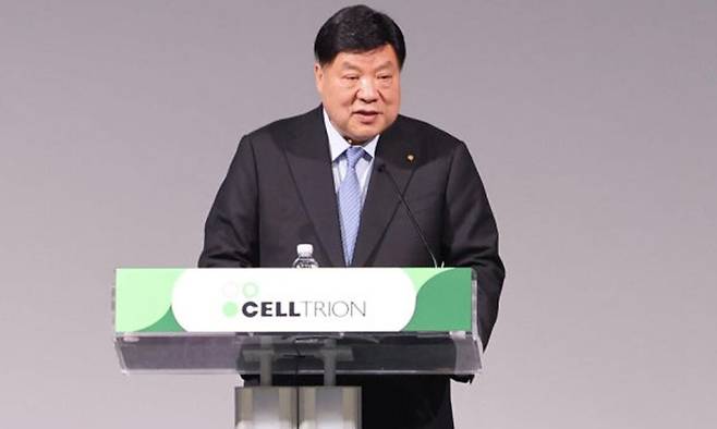 24일 정기 주주총회에서 의사진행 발언을 하고 있는 서정진 셀트리온그룹 회장. 셀트리온 제공