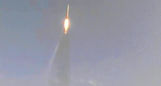 이란 이슬람혁명수비대(IRGC)는 23일(현지시간) 텔레그램을 통해 다양한 미사일이 연속 발사되는 장면도 공개했다. 텔레그램 캡처