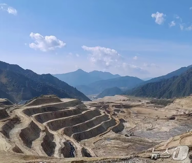 네이멍구 바오터우의 바이윈어보 광산. 쓰촨관찰신문, 뉴스1