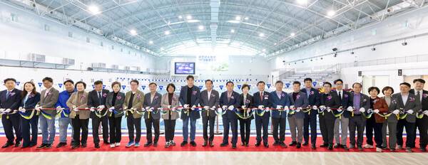 시민 위한 쾌적한 공간, 새천년수영장 리모델링 완료…이재식 의장 "체육 환경 개선 힘쓸 것".(사진제공=수원특례시의회)