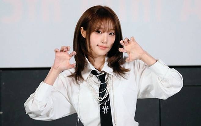 신곡 ‘캐치 캐치’를 발표한 가수 예나. YH엔터테인먼트 제공