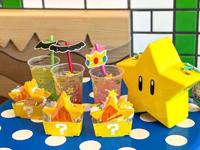 슈퍼 닌텐도 월드 5주년 한정판으로 나온 망고와 크림, 슈가 토핑으로 장식된 '무적! 슈퍼스타 팬케이크 샌드위치 망고' [사진/권혁창 기자]