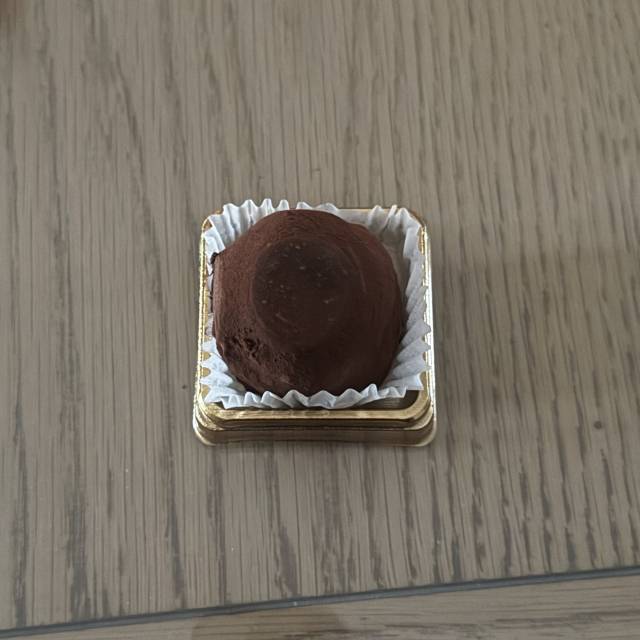 두쫀쿠 유행 절정 당시 원재료 값 폭등으로 개당 6000원~1만 원에 판매됐지만 품절 행렬이 이어졌다./이하은 기자/