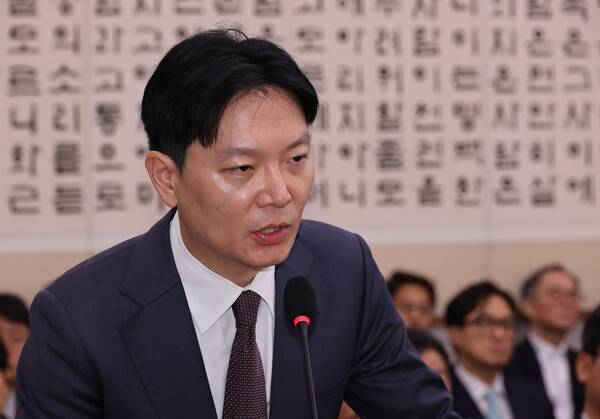 조작 기소 논란이 일고 있는 대북송금 사건 책임자 박상용 검사가 지난해 10월 14일 서울 여의도 국회에서 열린 법무부 등에 대한 법제사법위원회 국정감사에서 국민의힘 주진우 의원 질의에 답하고 있다. 2026.3.25. 연합뉴스 자료사진