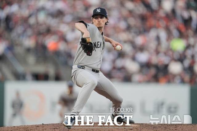 뉴욕 양키스 맥스 프리드가 26일(한국시간) 샌프란시스코 자이언츠와의 2026시즌 개막전서 호투하고 있다. 프리드는 6 1/3이닝 2피안타 무실점으로 승리투수가 됐다. /샌프란시스코=AP..뉴시스