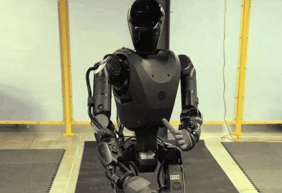 '팬텀 MK-1'이 특정 자세를 취하고 있다. [사진=파운데이션]