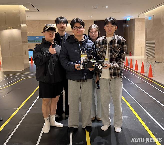 연습주행을 마친 울산대학교 학생들. 송민재 기자