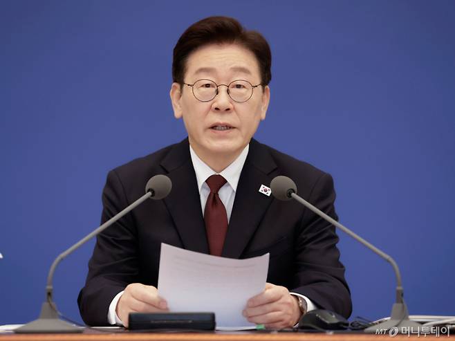 (서울=뉴스1) 허경 기자 = 이재명 대통령이 26일 청와대에서 열린 제2차 비상경제점검회의에서 발언하고 있다. (청와대통신사진기자단) 2026.3.26/뉴스1  Copyright (C) 뉴스1. All rights reserved. 무단 전재 및 재배포,  AI학습 이용 금지. /사진=(서울=뉴스1) 허경 기자