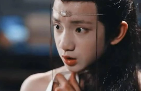 중국 숏폼 드라마에서 아역 배우가 성인 연기를 강요 받아 논란이 되고 있다./사우스차이나모닝포스트(SCMP) 캡처