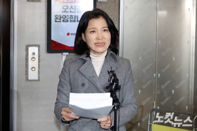 국민의힘 대구시장 후보 경선에서 컷오프된 이진숙 전 방송통신위원장이 24일 서울 여의도 국민의힘 중앙당사에서 경선 결과에 대한 입장을 밝히고 있다. 윤창원 기자