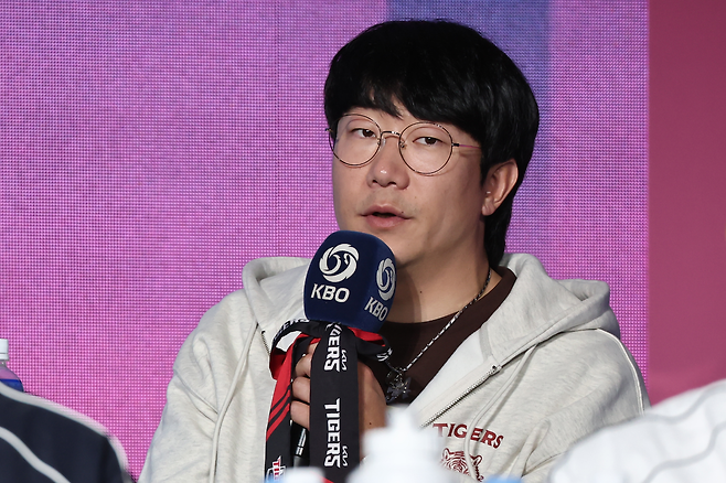 KIA 양현종이 26일 서울 롯데호텔 월드에서 열린 2026 KBO 미디어데이에서 발언하고 있다. 연합뉴스