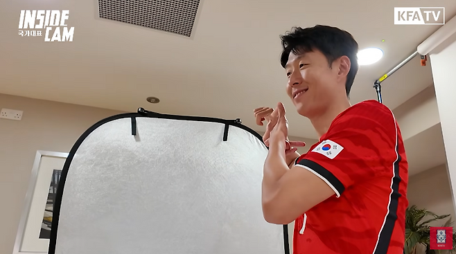 ▲ 한국 유니폼도 호평을 받았다. 이번 2026 북중미 월드컵 원정 유니폼은 ‘왕이 왕을 만난다’는 개념 아래 동물의 왕과 꽃의 왕을 결합해 강인함과 아름다움의 균형을 표현했다. 손흥민을 비롯한 대표 선수들도 만족감을 표했다. ⓒ 대한축구협회 인사이드캡