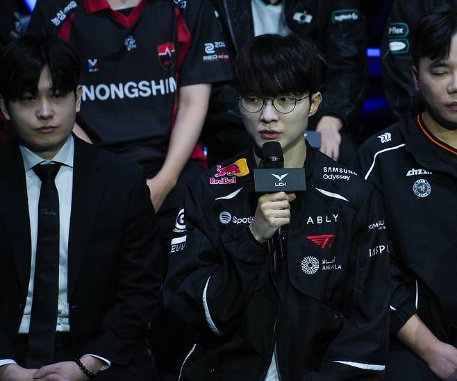 질문 답하는 T1 '페이커' 이상혁     (서울=연합뉴스) 김주환 기자 = 26일 서울 종로구 치지직 롤파크에서 열린 2026 LCK 정규시즌 개막 미디어데이에서 T1 주장 '페이커' 이상혁이 질문에 답하고 있다. 2026.3.26 jujuk@yna.co.kr