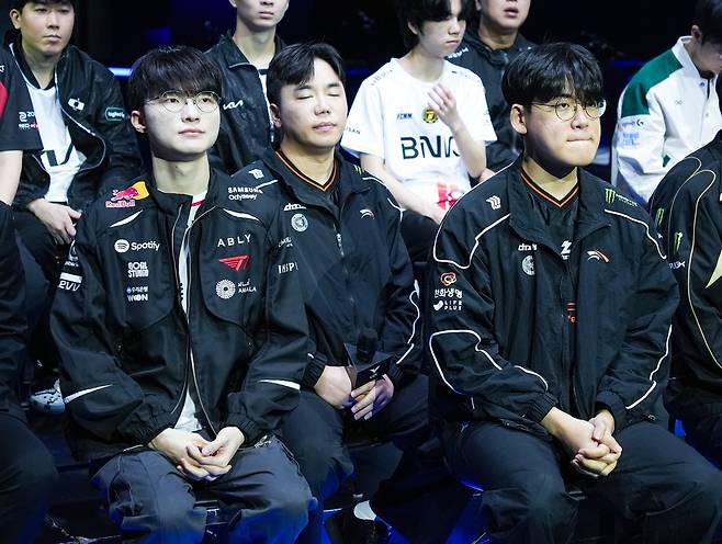 나란히 앉은 페이커와 구마유시     (서울=연합뉴스) 김주환 기자 = 26일 서울 종로구 치지직 롤파크에서 열린 2026 LCK 정규시즌 개막 미디어데이에서 T1 '페이커' 이상혁과 한화생명e스포츠 '구마유시' 이민형이 나란히 앉아 질문을 듣고 있다. 2026.3.26 jujuk@yna.co.kr