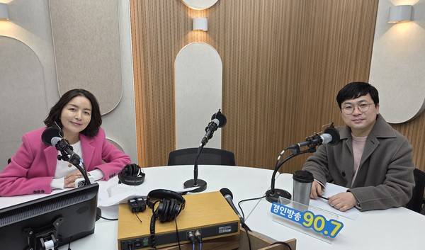 이승기 변호사(오른쪽)와 박주언 앵커 2026.3.27 [경인방송 시사뉴스팀]