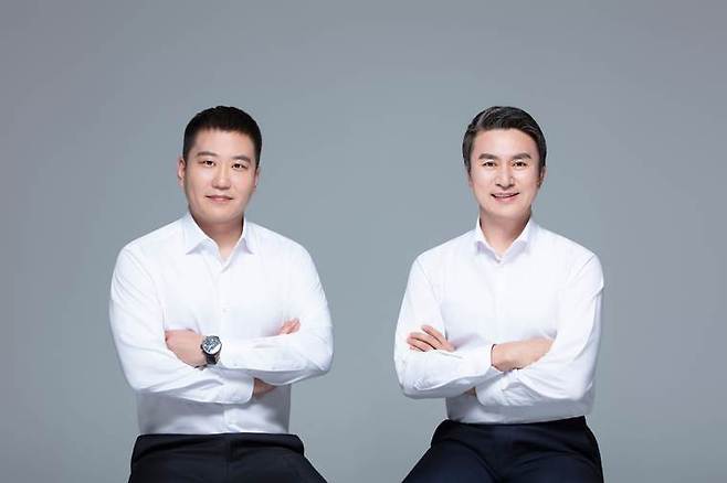 이민원(왼쪽), 최영우 SOOP 각자 대표의 모습 /제공=SOOP