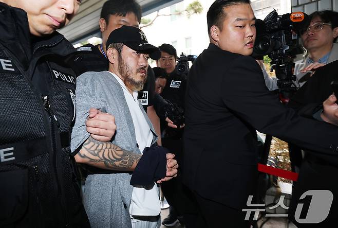 '마약왕' 박왕열(48)이 27일 경기 의정부시 의정부지방법원에서 열린 구속 전 피의자심문(영장실질심사)에 출석하고 있다. 2026.3.27 ⓒ 뉴스1 오대일 기자