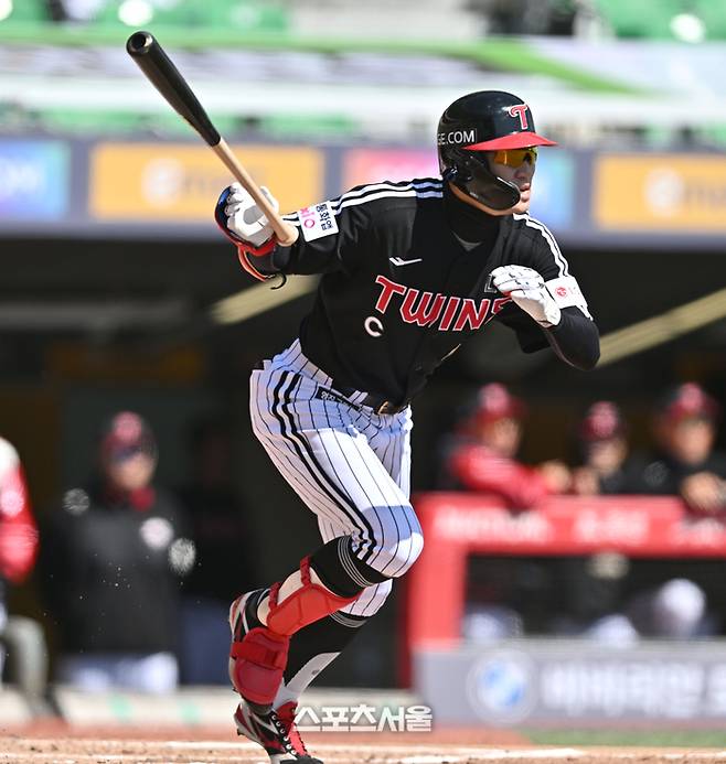 LG 박해민이 19일 인천 SSG랜더스필드에서 열린 2026 KBO리그 시범경기 SSG전에서 타격하고 있다. 문학 | 최승섭기자 thunder@sportsseoul.com