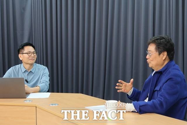 한국 가요계에서 남진이라는 이름은 하나의 역사이자 상징으로 통한다. '전설'이라는 단어로도 다 담아내기 어려운 레전드 가수의 과거와 현재, 그리고 내일을 <강일홍의 인터뷰>에 초대해 직접 들어봤다. /이상빈 기자