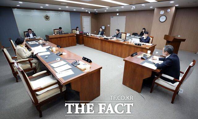 27일 충남도의회 제365회 임시회 제1차 보건복지환경위원회가 열리고 있다. /충남도의회