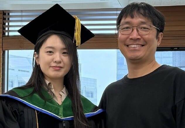 '콜5'를 발견한 연구진. KAIST 김상규 교수(오른쪽)와 제1저자인 최유리 박사.(사진=KAIST)