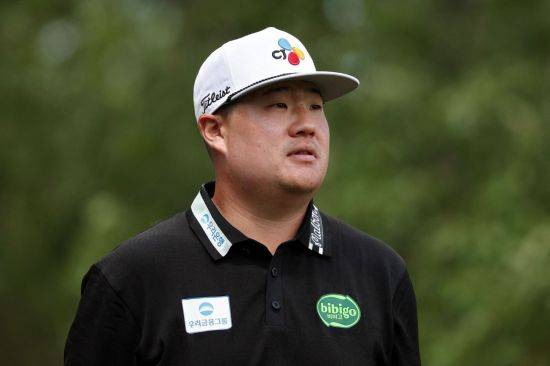 임성재가 텍사스 칠드런스 휴스턴 오픈 1라운드에서 6번 홀을 걸어가고 있다. 휴스턴=AFP연합뉴스