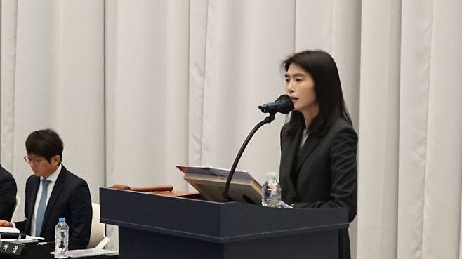 정신아 카카오 대표가 26일 카카오 제주사옥 스페이스닷원에서 진행된 주주총회에서 발언하고 있다. 카카오