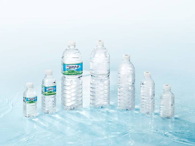 브랜드 패널 회원 3만 명이 평가한 결과 생수 부문에선 삼다수가 선정됐다. [사진 각 사]