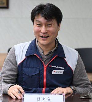 전호일 민주노총 대변인