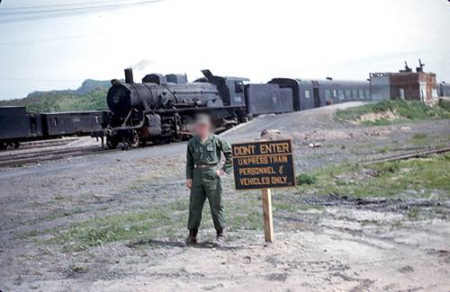 1953년 문산역과 멀리 보이는 파주 봉서산. 김현국 파주향토연구가 제공