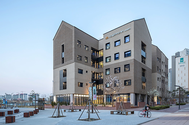 서울 송파구 장지동에 위치한 KB골든라이프케어 위례빌리지 모습.