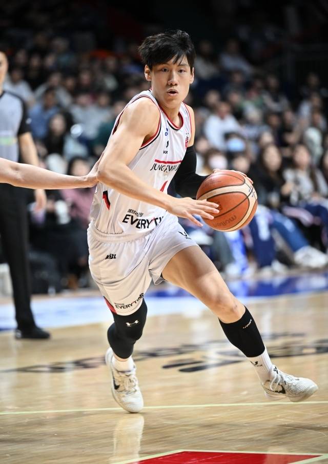 박정웅은 올 시즌 49경기 출전, 평균 4.6점 2.1리바운드 1.7어시스트 1.1스틸을 기록 중이다. 사진=KBL 제공