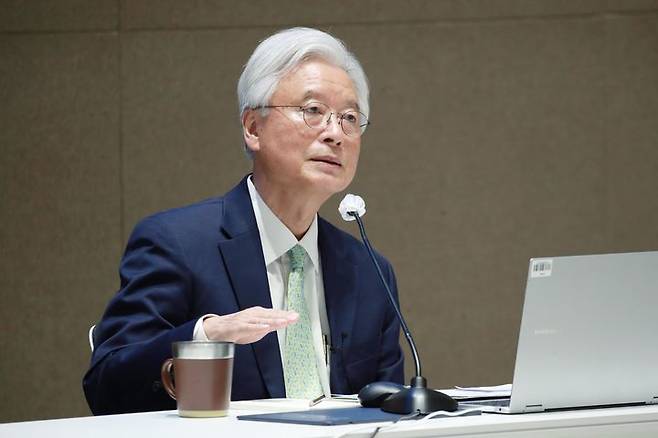 [서울=뉴시스] 조윤제 한국은행 금융통화위원이 16일 서울 중구 한국은행에서 기자간담회를 하고 있다. (사진=한국은행 제공) 2024.04.16. photo@newsis.com *재판매 및 DB 금지