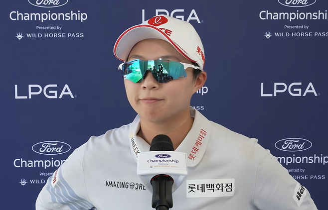 김효주가 포드 챔피언십 1라운드를 마친 뒤 인터뷰를 하고 있다. LPGA 투어
