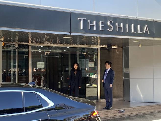 이부진 호텔신라 대표이사 사장이 19일 서울 중구 호텔신라 장충사옥에서 열린 제53기 주주총회 종료 후 인사하고 있다. 김선영 기자